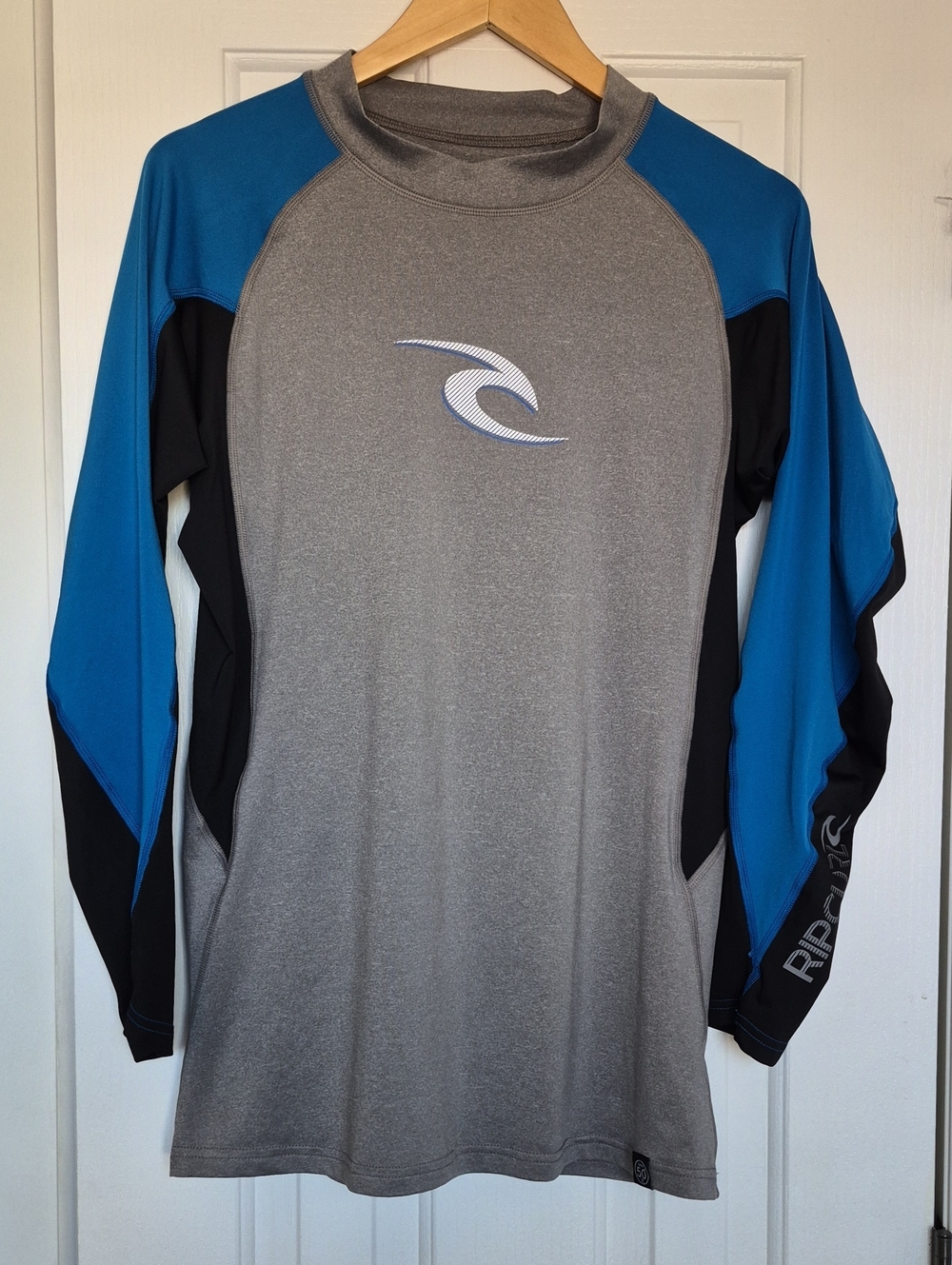 Rip Curl Men’s Long Sleeve Rash Guard - Gray, Blue, Black